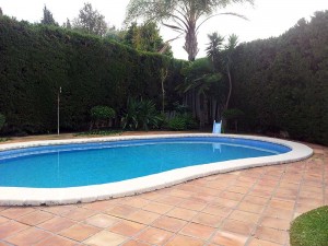 mantenimiento de jardines chalet piscina